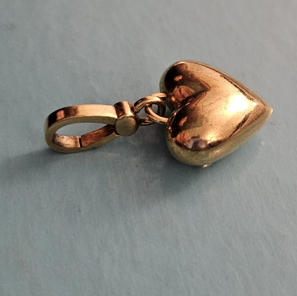 Juicy Couture Large Big Gold 3D Solid Puffy Banner Heart Charm Love 4 Bracelet - Picture 4 of 9